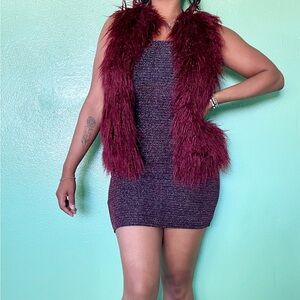 Faux Fur Women’s Vest Size Small Red